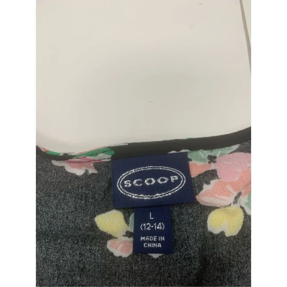 Floral Patterned Romper - Picture 5 of 10